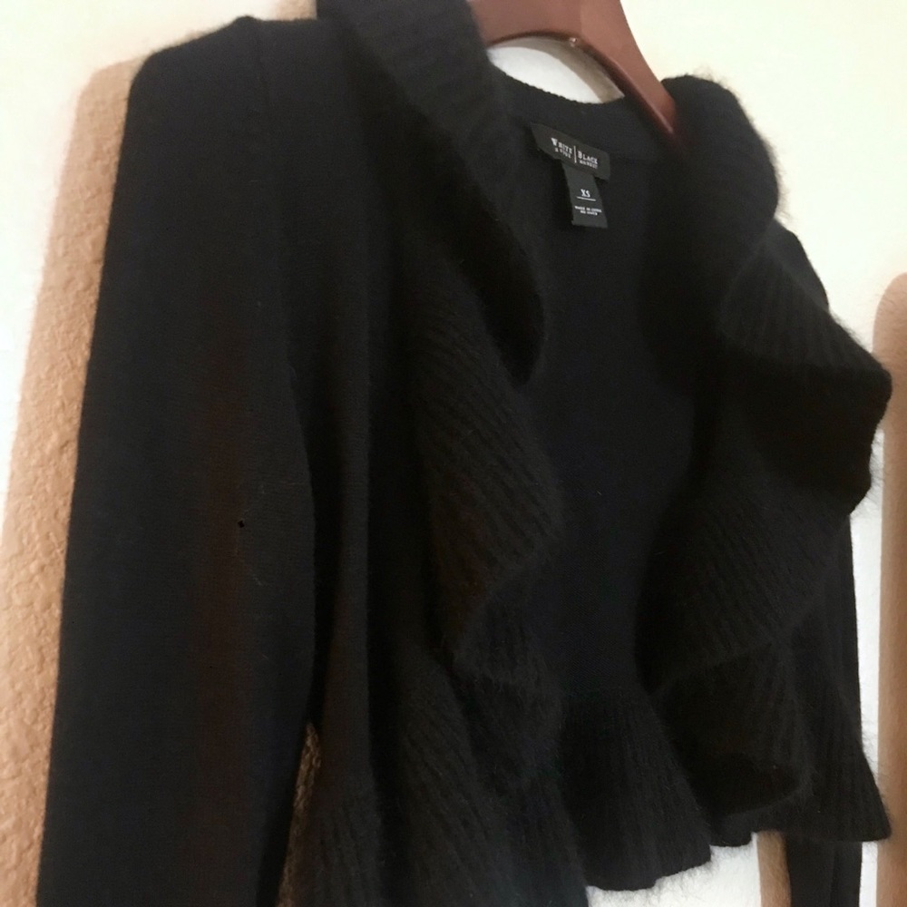 NWOT White House Black Market Shrug in Black